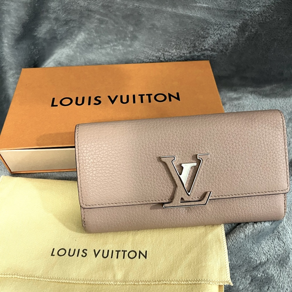 LOUIS VUITTON CAPUCINES WALLET